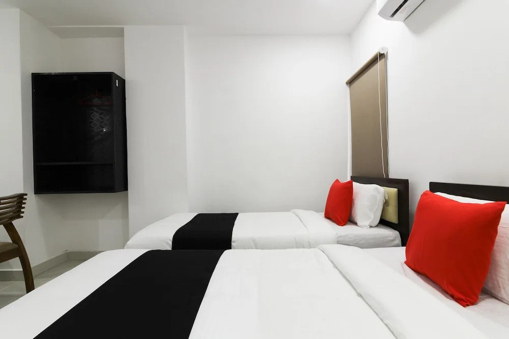Collection O Mythri Hotel Near By ECIL, AS RAO Nagar, Sainikpuri