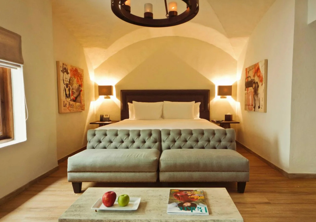 The Alest Hotel
