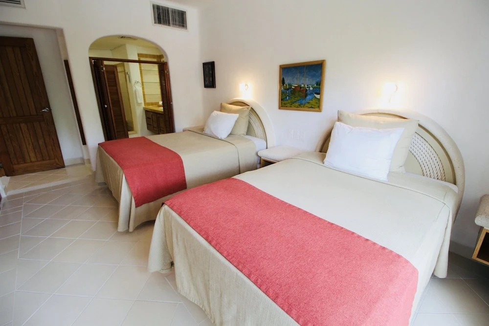 Las Villas Akumal 3B-11 by SkyRun