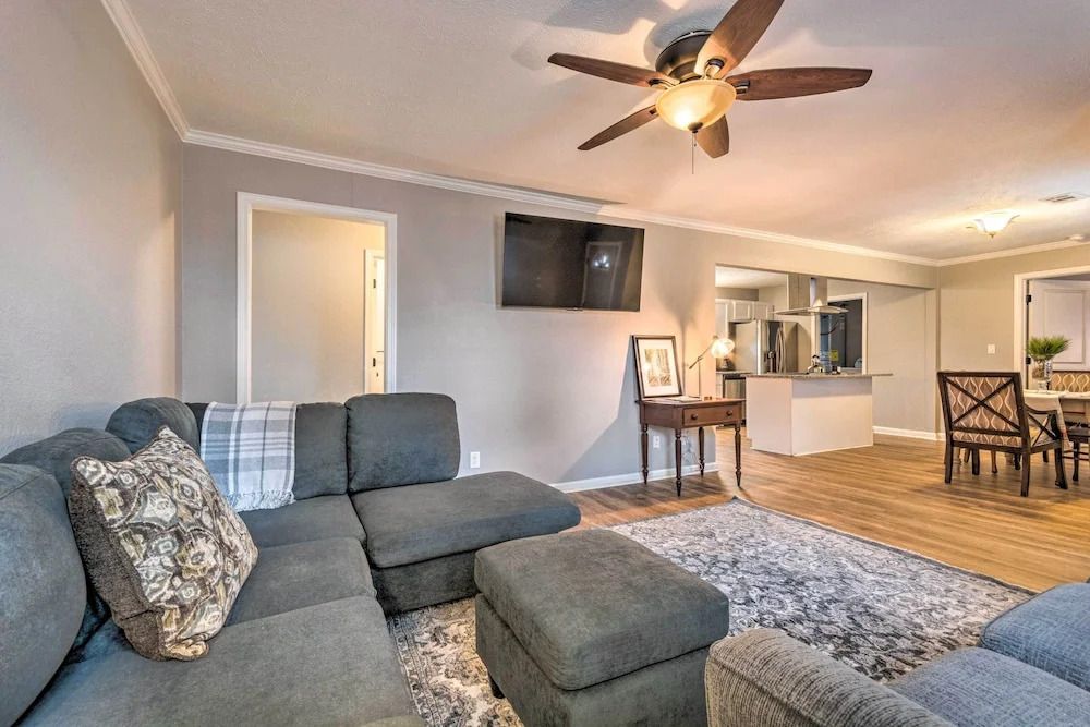 Vacation Rental Home ~ 15 Mi to Little Rock