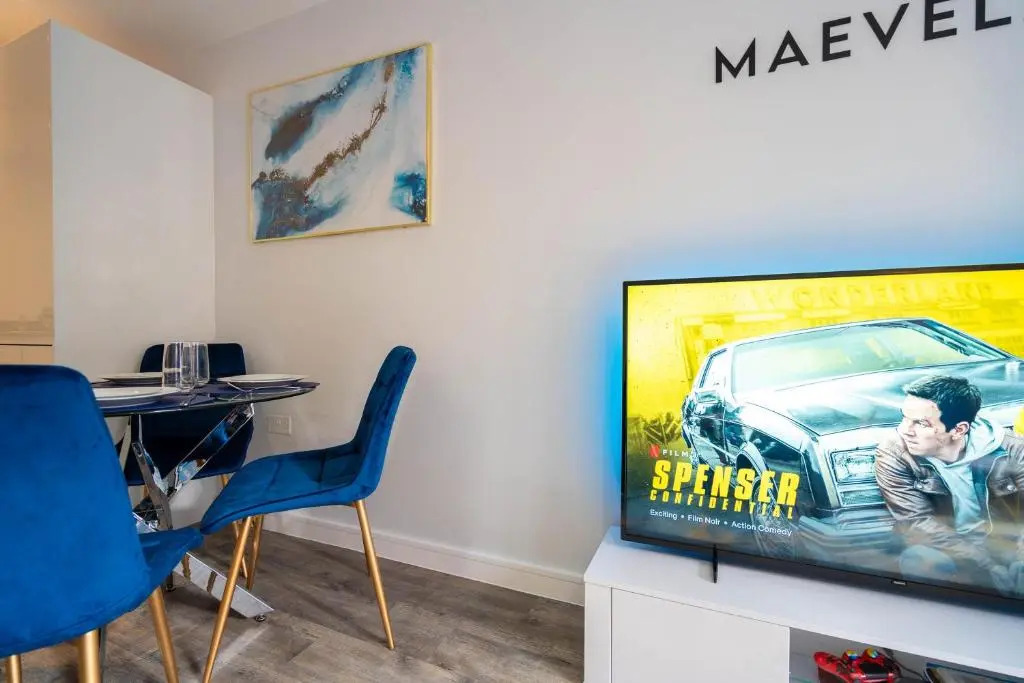 MAEVELA Apartments - ULTRA High-End New Build Apartment ✪ City Centre, Digbeth ✓ With JULIET BALCONY - ROOFTOP TERRACE - PS4 & Smart TV's