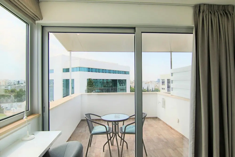 Phaedrus Living Luxury Suite Nicosia 507