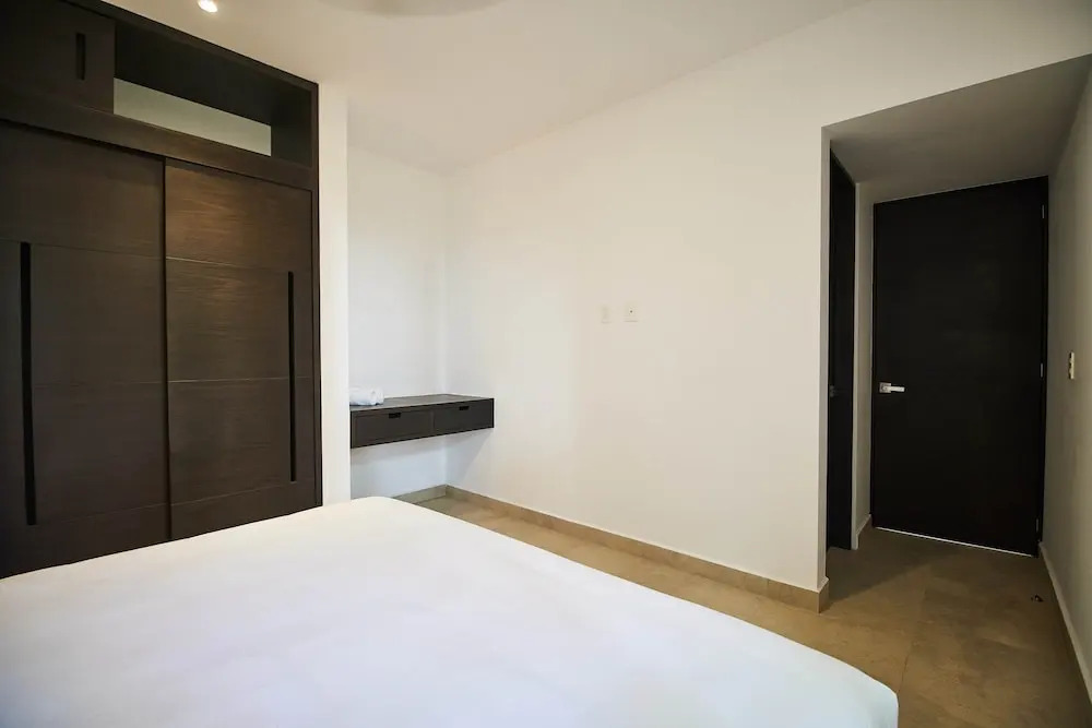 Amazing Apartment With Pools Gym BBQ Yoga Deck