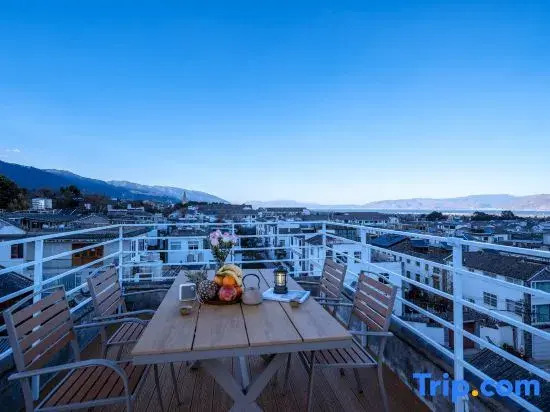 iLiLi Audio and Video Homestay (Dali Ancient City West Gate Branch)