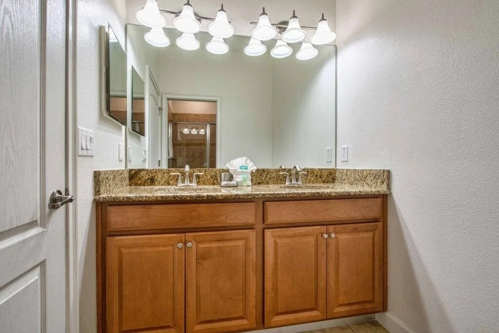 Storey Lake 5 Bedroom Townhome w Pool - 1600ST