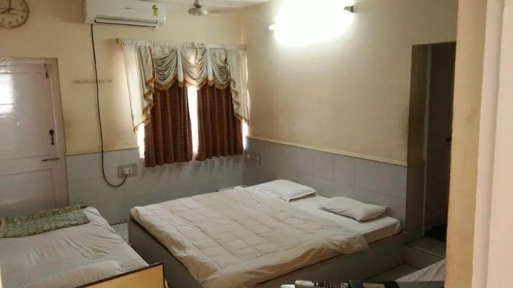 Hotel Meera