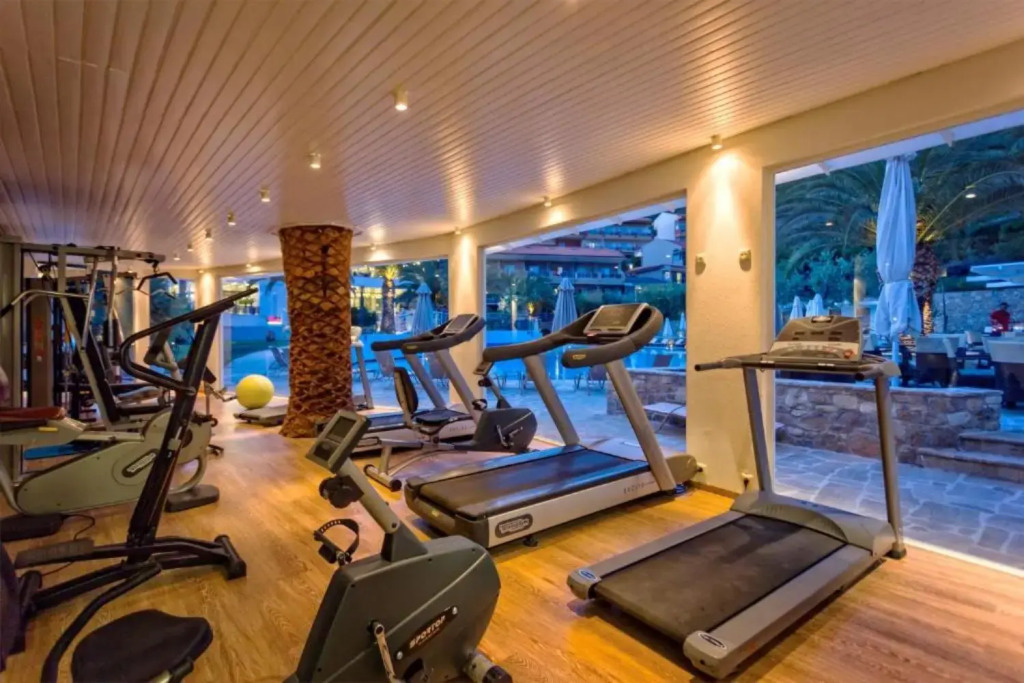 Lagomandra Hotel and Spa