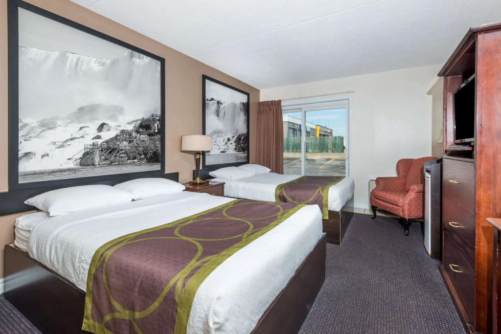Super 8 by Wyndham Cambridge/Kitchener/Waterloo Area