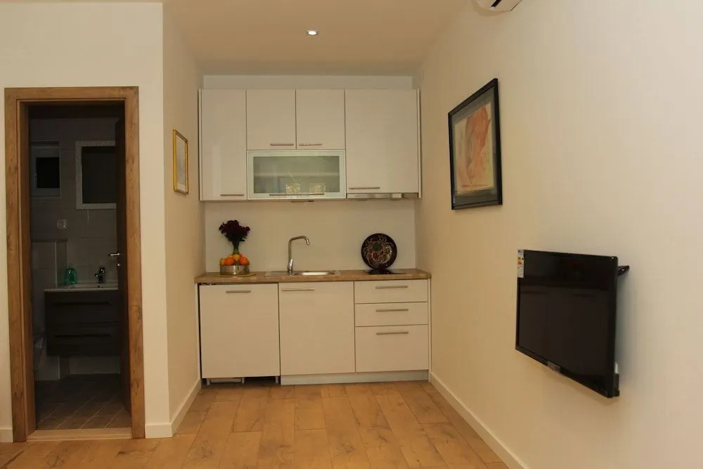 Apartment House Vitaic