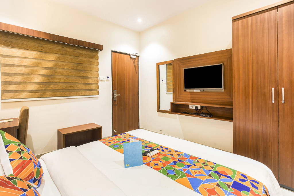 FabHotel Prime Le Western