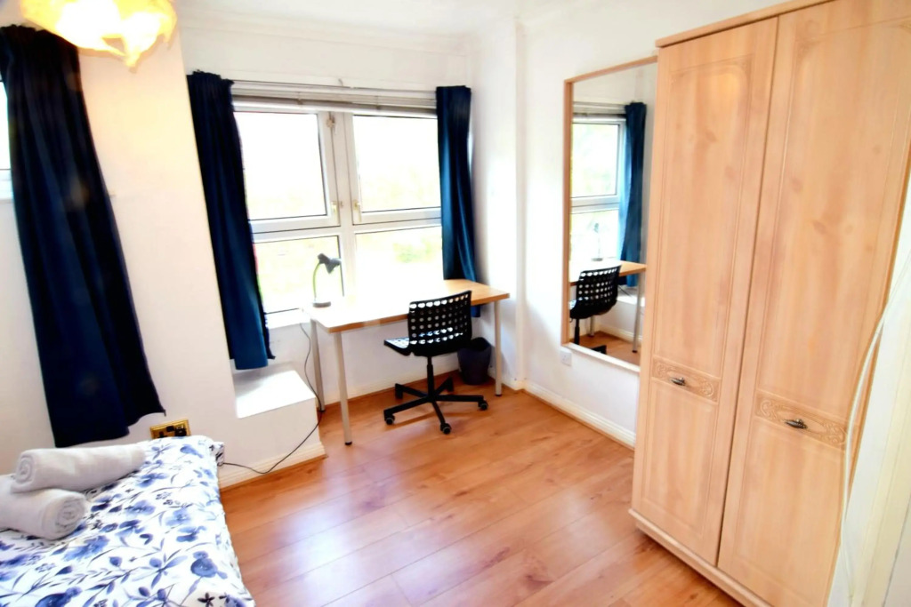 The Brum House - Private garden, 3 TVs with NETFLIX, BBQ, up to 8 guests