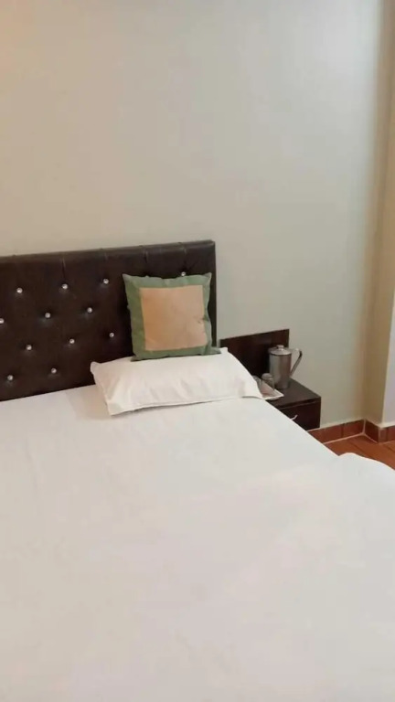 Hotel Basera