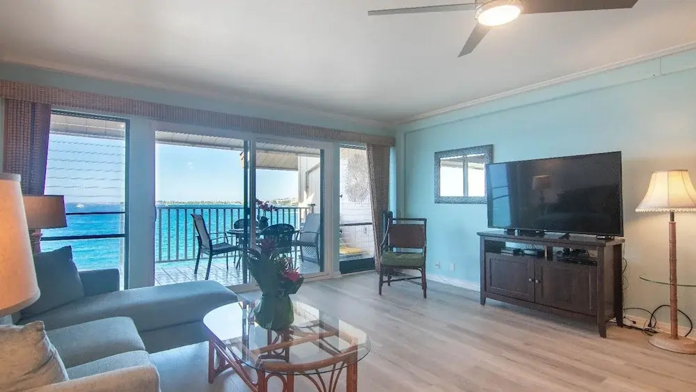 Top Floor - Direct Ocean Front View - Air-conditioned - Vrkcv