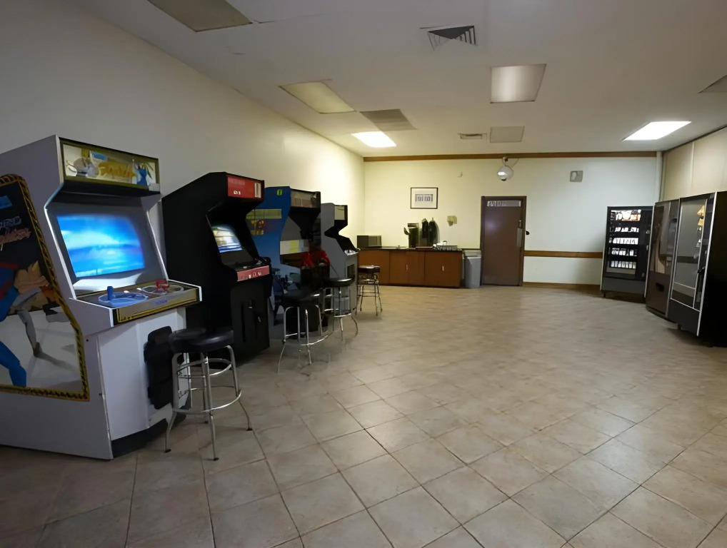 EZ 8 Motel Airporter