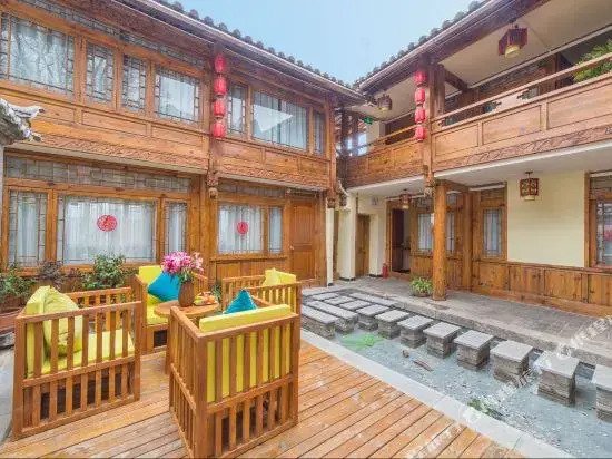 Three Bears Panoramic Beauty Su (Lijiang Ancient City Sifang Street Branch)