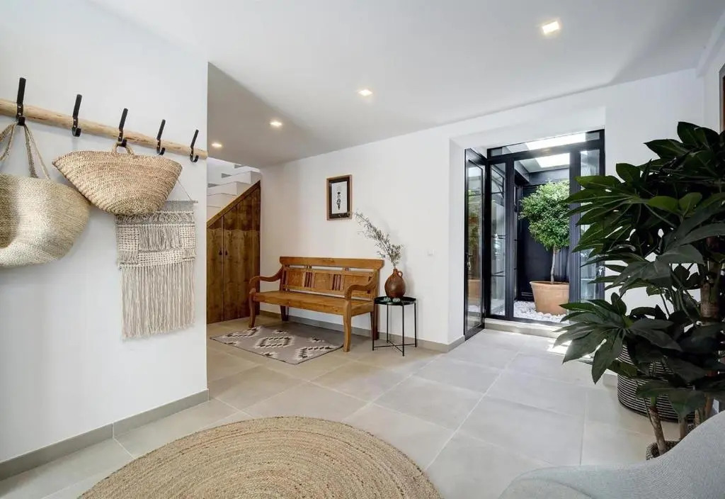 Renovated townhouse San Roque 85