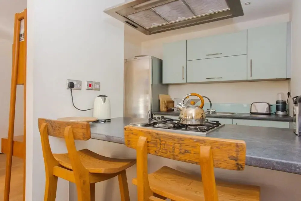 Warm 1 Bedroom Apartment with Balcony