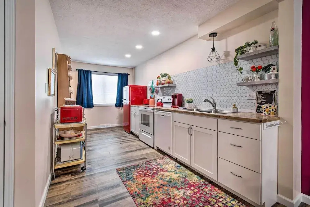 Ideally Located House - 9 Mi From Route 66