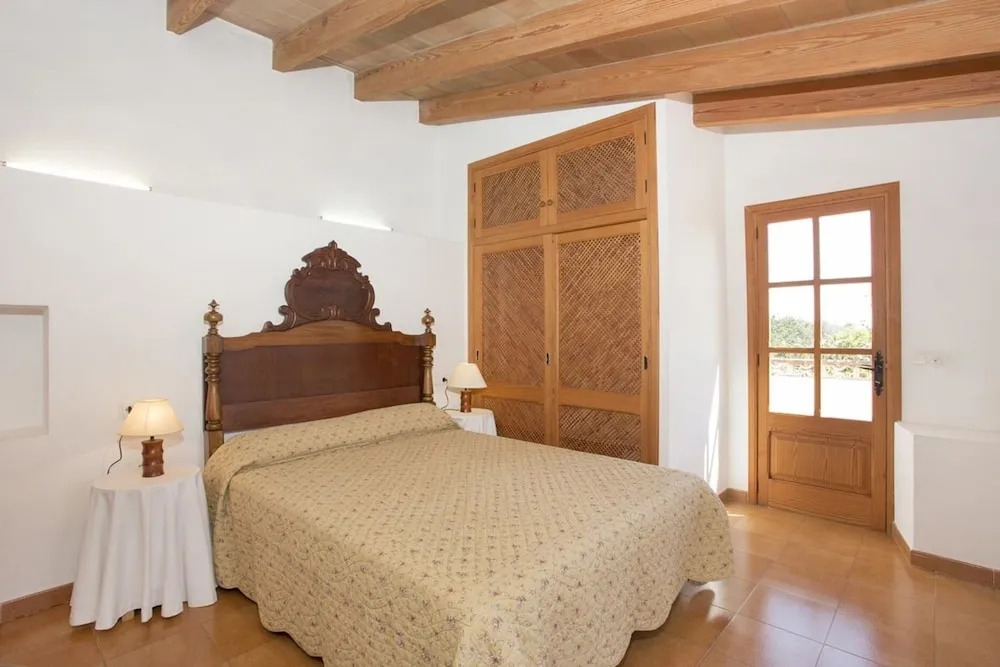 Villa - 4 Bedrooms with Pool and WiFi - 103158