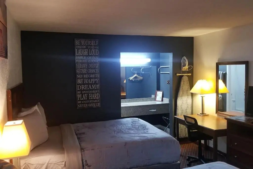 OSU 2 Queens WI-FI Hotel 106 Booking