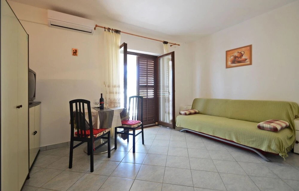 Amazing Apartment in Racisce With Wifi and 1 Bedrooms