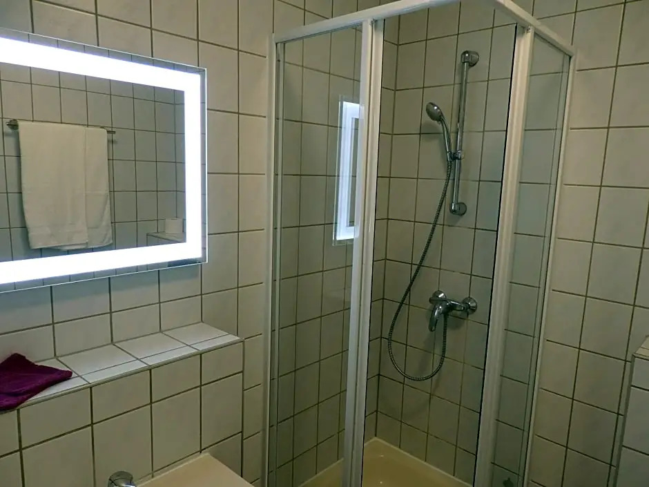 Zur Saale
