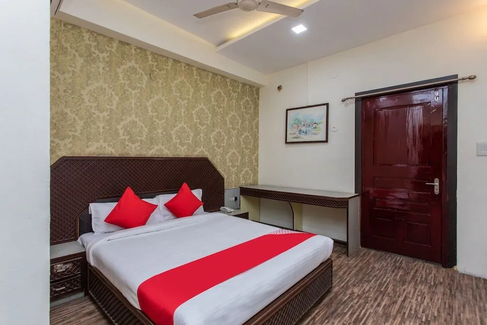 Oyo 24547 Hotel Vishwas Bar And Club Resort