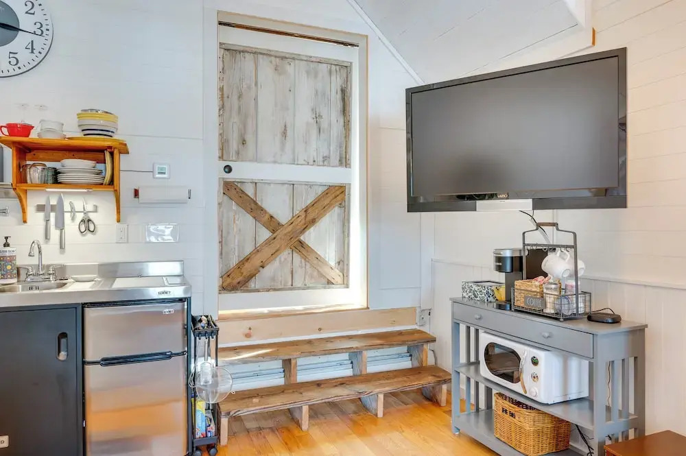 1 Mi to Cranmore Mountain: Charming Conway Apt!