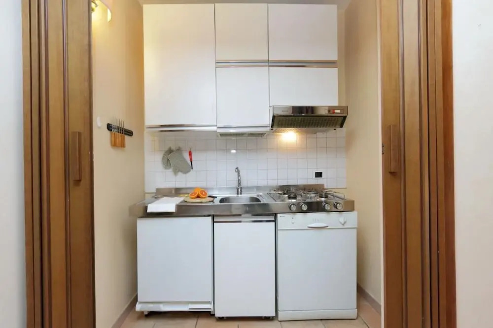 Spacious Modern Loft Steps from Trevi Fountain
