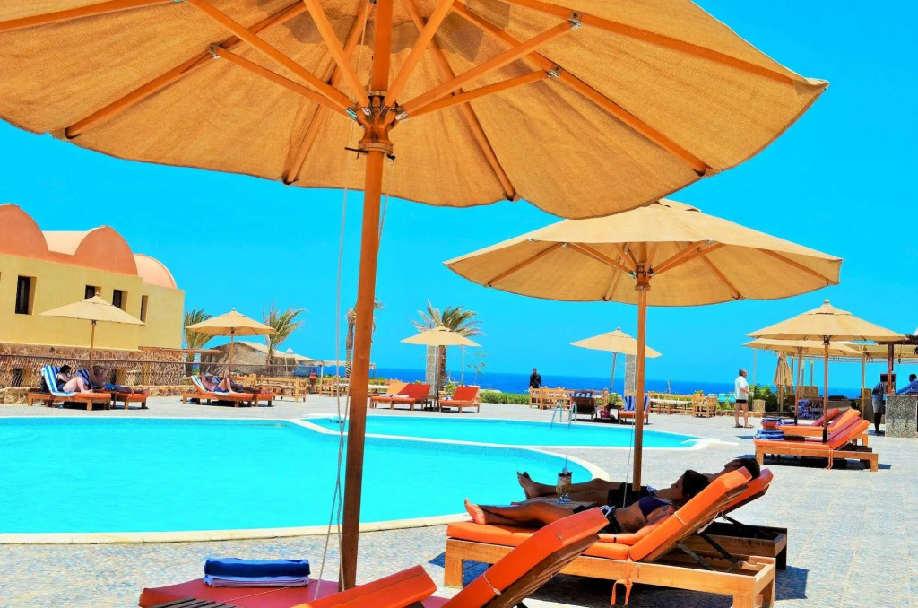 Rohanou Beach Resort