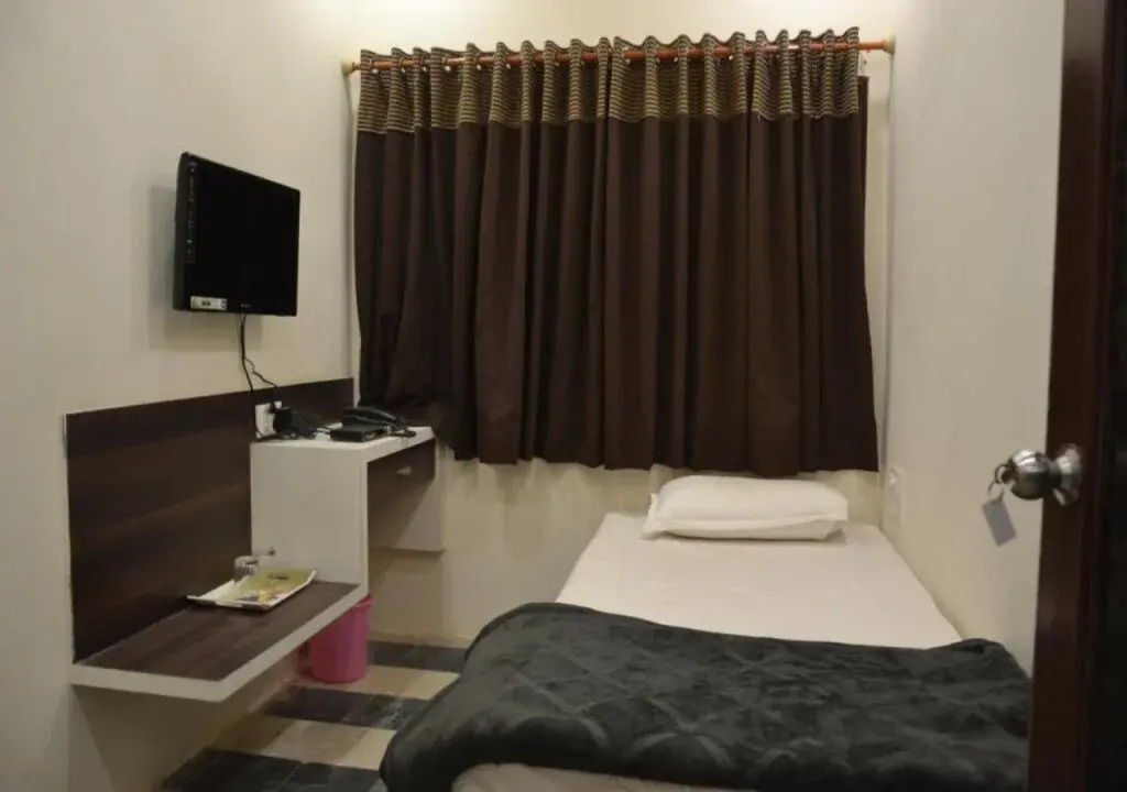 Hotel R Inn