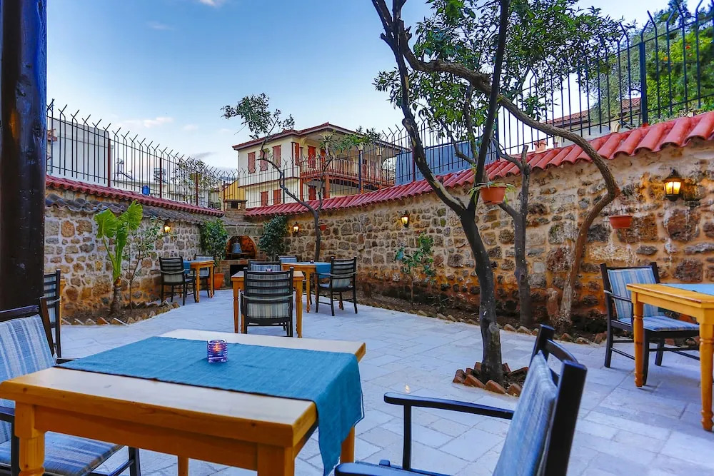 Atelya Art Hotel