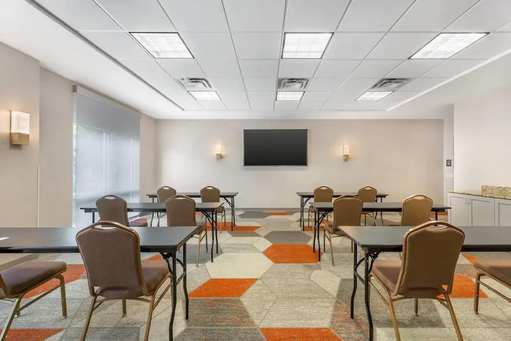 Country Inn & Suites by Carlson Dover, Ohio