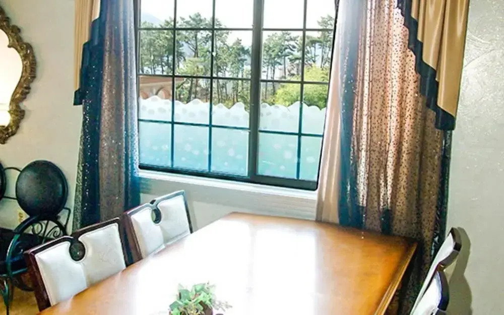 Geojedo Santa Monica Pension