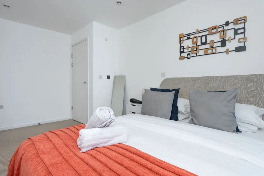 Old Street - Sleek Apartment