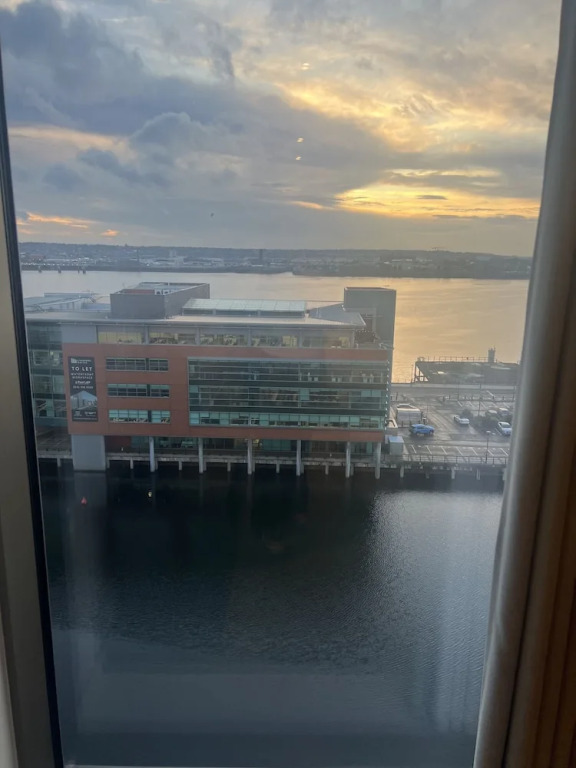 Beautiful Apartment With Excellent Water View
