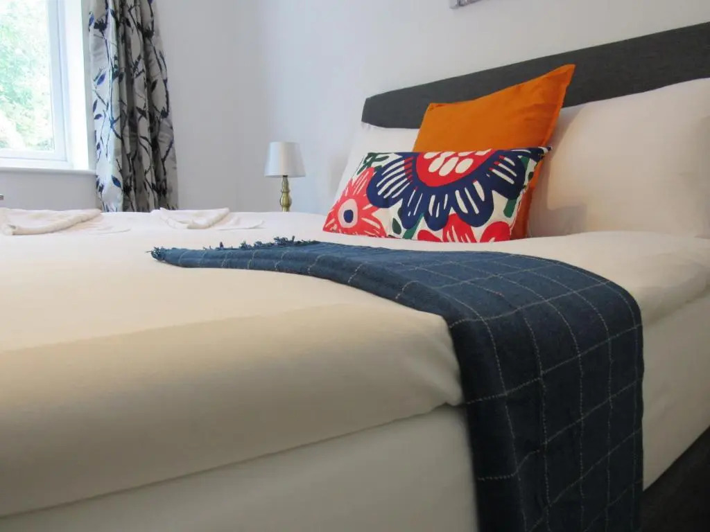 The Cambridge Suites - Tas Accommodations