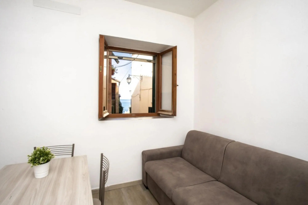 Scaglieri two-room loft 25 meters from the beach with parking space-BILO SCAGLIERI