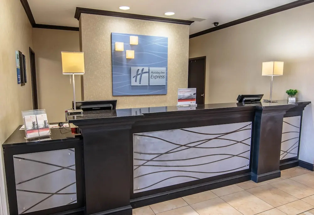 Holiday Inn Express Amp Suites Farmington