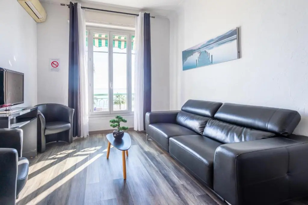 Sea Front Suite - Panoramic View with Terrace - 85 M