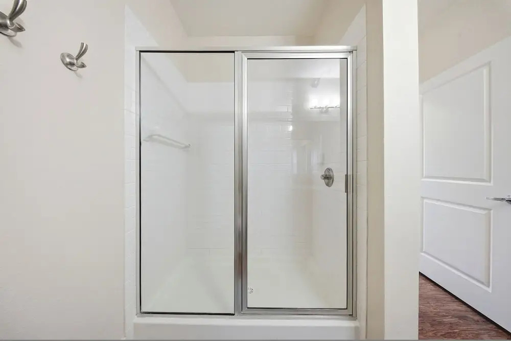 Modern 2BR w Pool Pet-friendly Unit 18