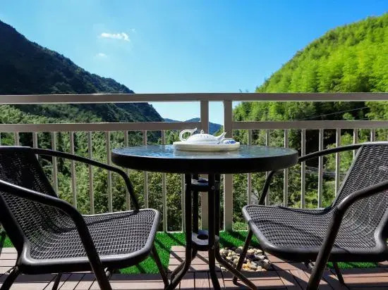 Yunbo Qilu Hostel