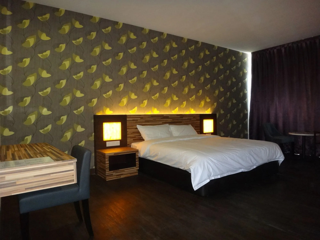 WaterFront Boutique Hotel