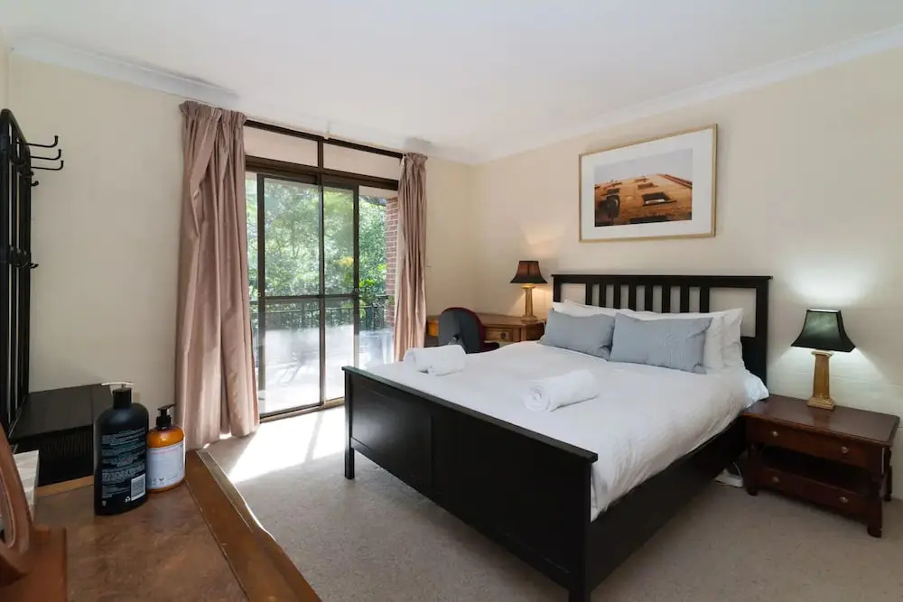 Bright 3 Bedroom Apartment in Leafy Artarmon