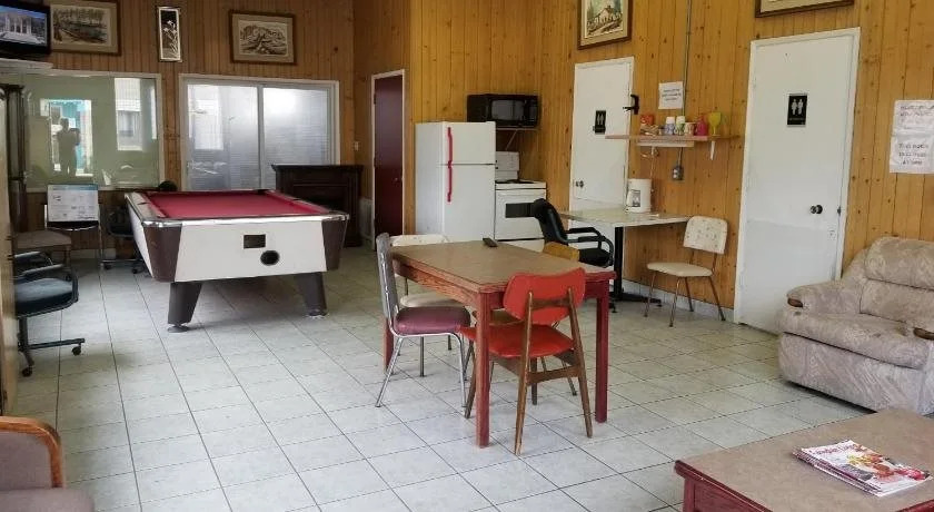 Riviera Motel