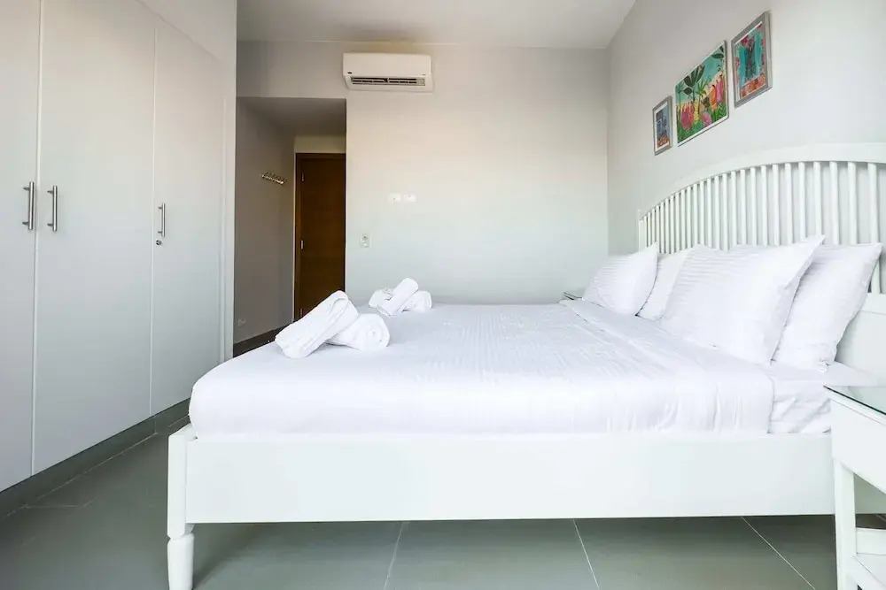 Xuru Stays I The 2bdr Warmhearted Waterside Apt