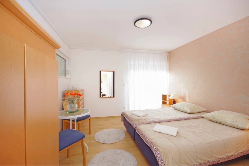Studio apartment JaVi - free private parking: SA2 Trogir, Riviera Trogir