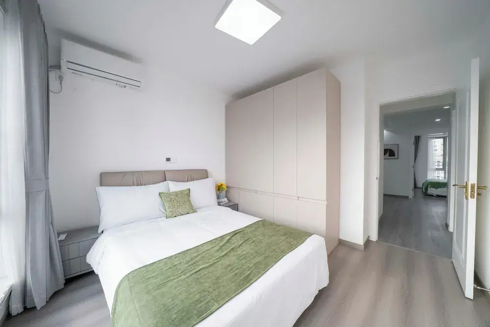 Tyms 3BR 2BA Apt near Xujiahui Metro