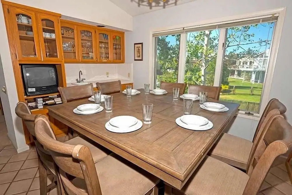1899 Cascade Court 4 Bedroom Home by RedAwning