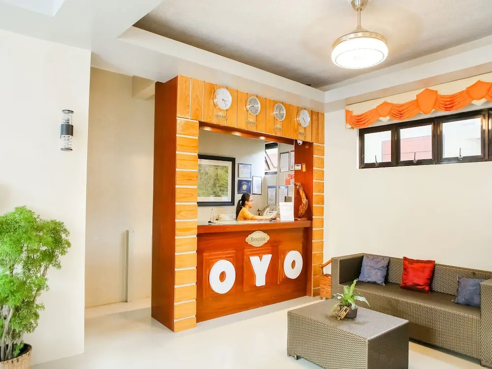 OYO 484 Gonzala Suites